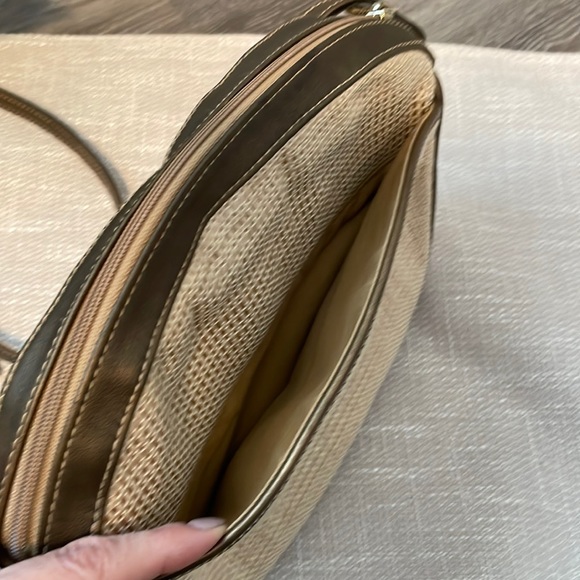 Liz Claiborne Cross Body Purse - Picture 7 of 14